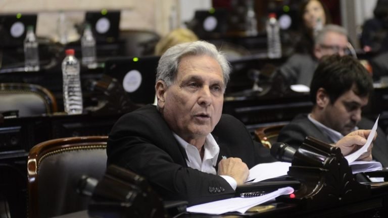 Solanas “No se puede envenenar para preservar la economía de los grupos concentrados”