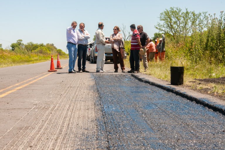 La directora de Vialidad recorrió obras en Villa Fontana y Oro Verde